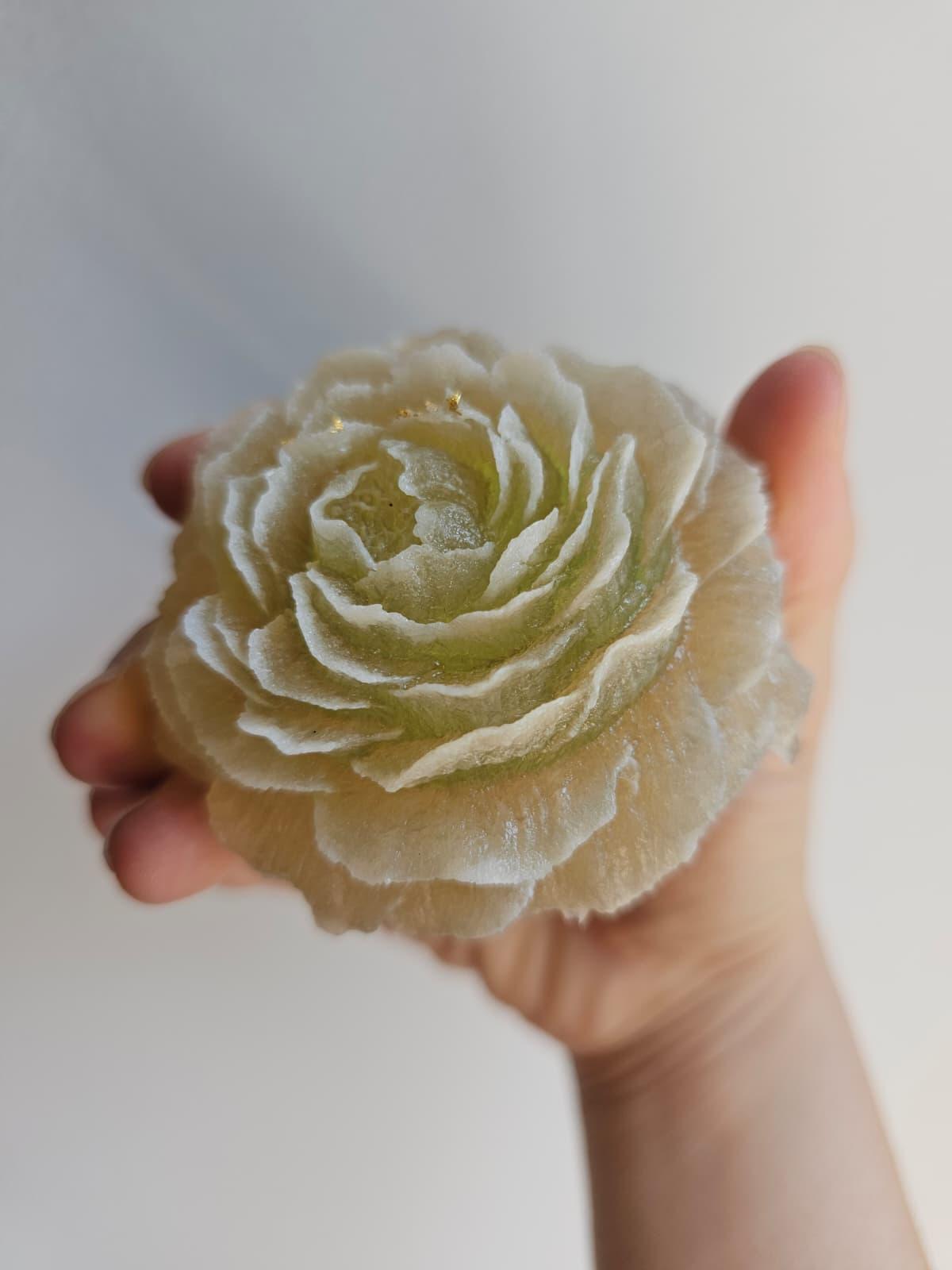 Shine Muscat Filled Peony